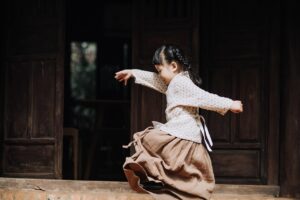 子どもがドライアイになるとまばたきが減る原因は？