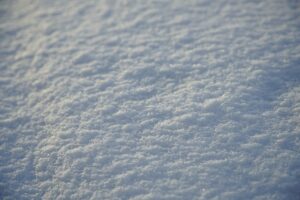 ドライアイの季節ごとの原因とは何ですか？