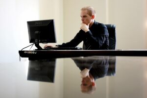 デスクライトは子どもにとって目に優しいのか？