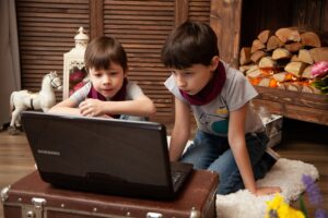 小学生がYouTubeを見すぎる問題とは何か？
