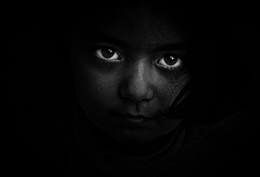 小学生が朝に目が開かない原因はドライアイなの？