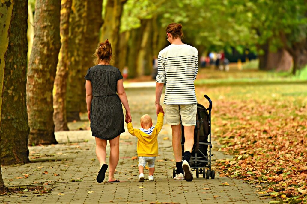 子どもの視力はメガネで回復するのか、治るのか？