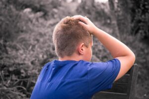 小学生の近視進行を止めたい親が知っておくべき対策は？