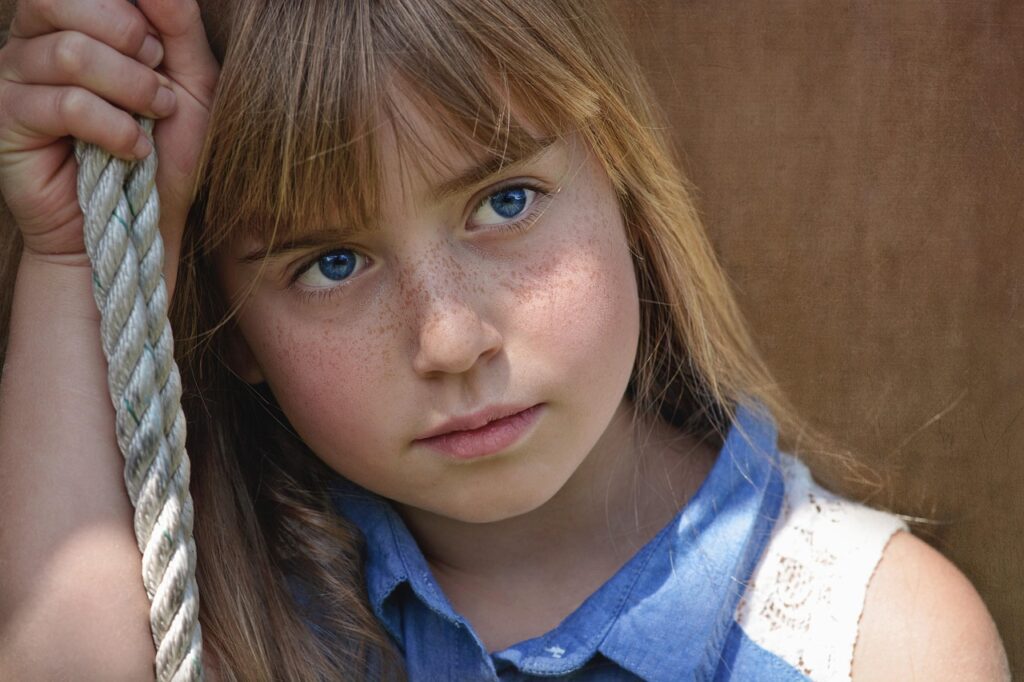子どもが目が見えにくいと訴えた時、親が知っておくべきことは？