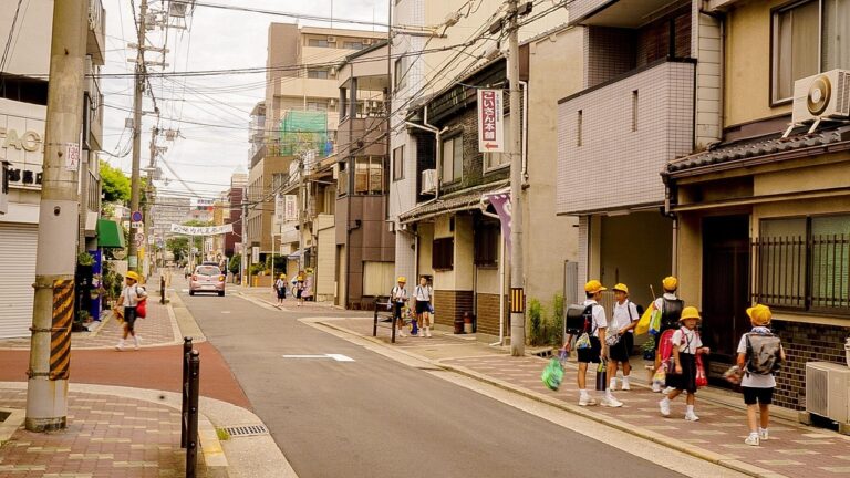 小学生の目の健康を守るための体験談とは？